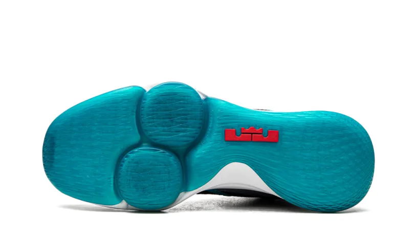 Nike Basketball Witness IV 'Red Carpet'